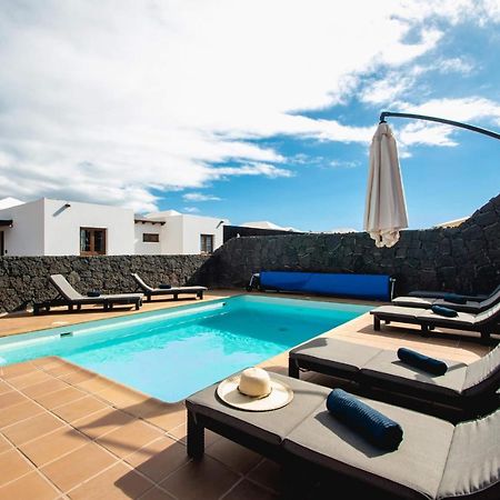 Villa Vista Reina - Luxury 6 Bedroom - Heated Pool- Views - Pool Table - Vista Lobos - Playa Blanca Exterior photo