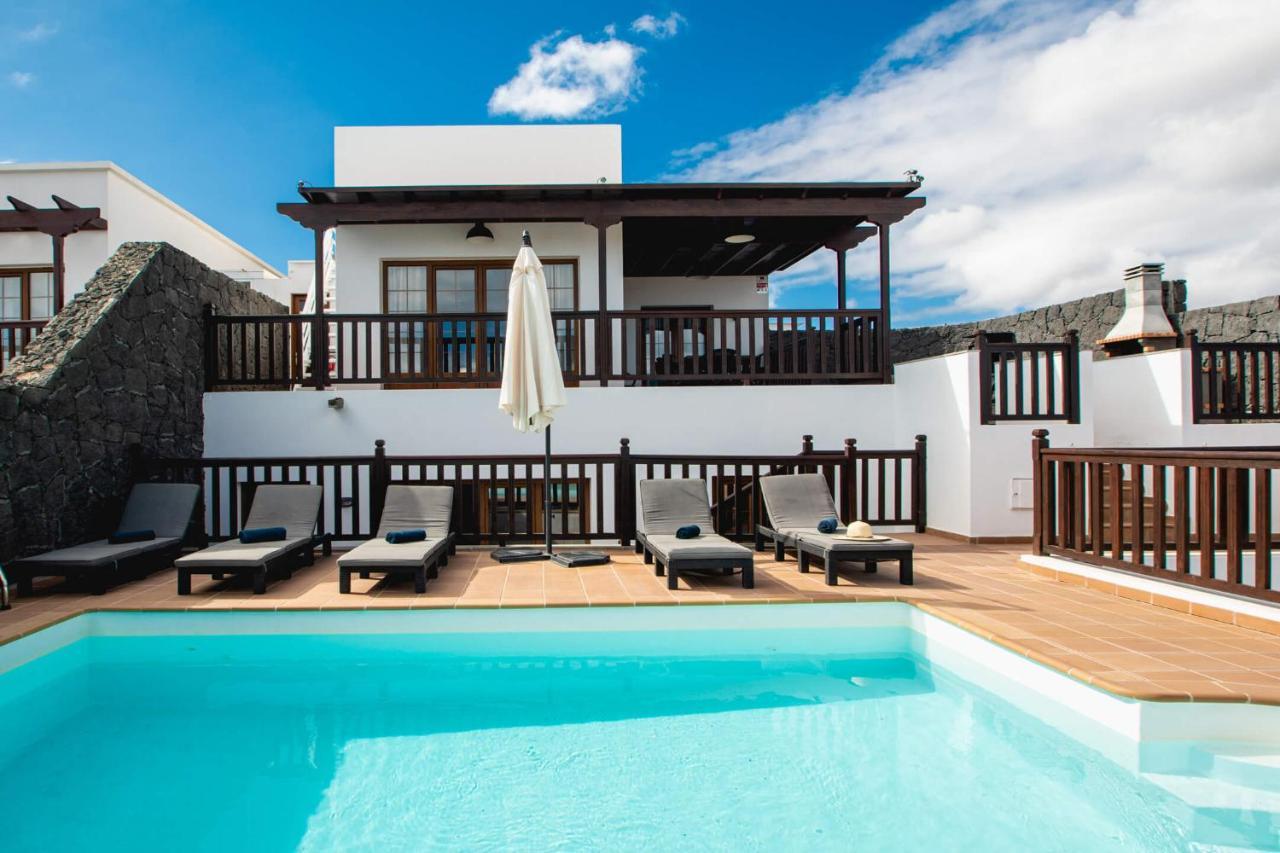 Villa Vista Reina - Luxury 6 Bedroom - Heated Pool- Views - Pool Table - Vista Lobos - Playa Blanca Exterior photo