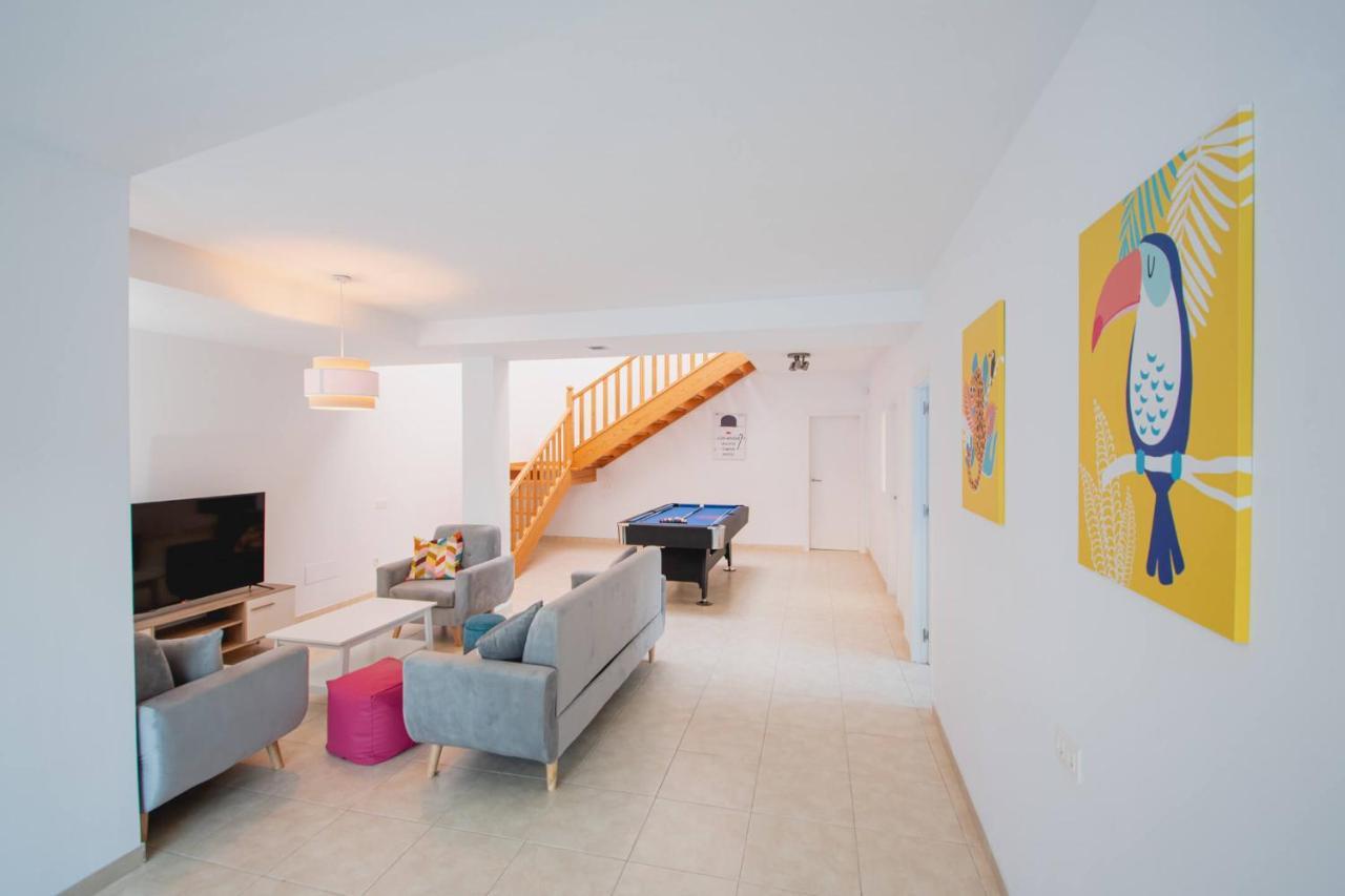 Villa Vista Reina - Luxury 6 Bedroom - Heated Pool- Views - Pool Table - Vista Lobos - Playa Blanca Exterior photo