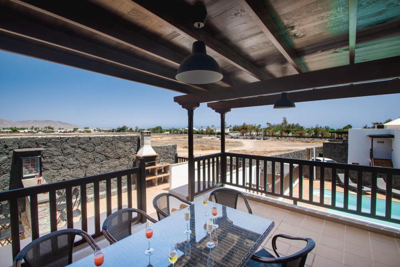 Villa Vista Reina - Luxury 6 Bedroom - Heated Pool- Views - Pool Table - Vista Lobos - Playa Blanca Exterior photo